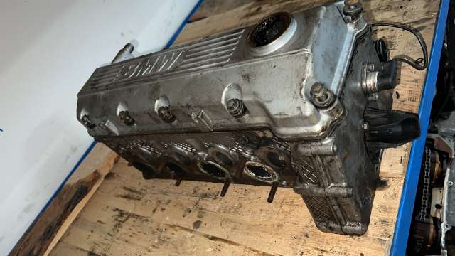 BMW ÇIKMA 318 203 NUMARALI 987 NUMARALI KAPAK